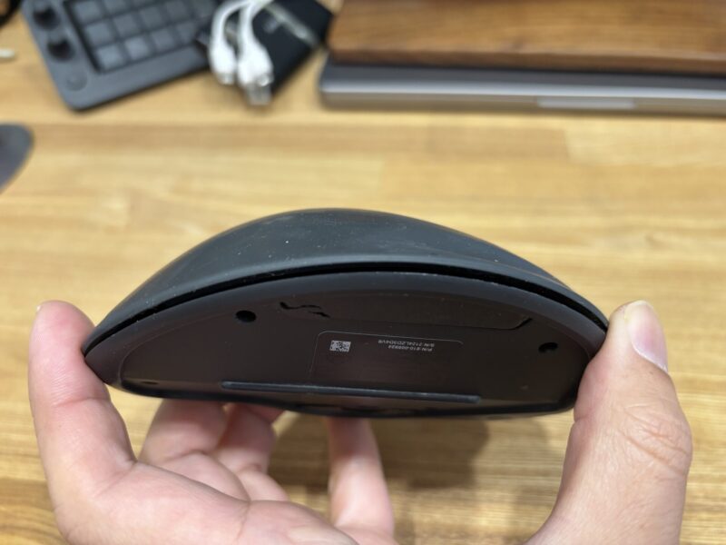 ケースが少し外れかけたMX Ergoの写真